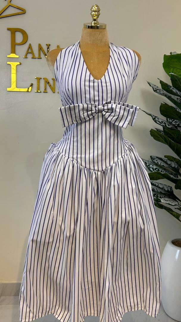 Striped midi dress with V-neck and bow at the waist
